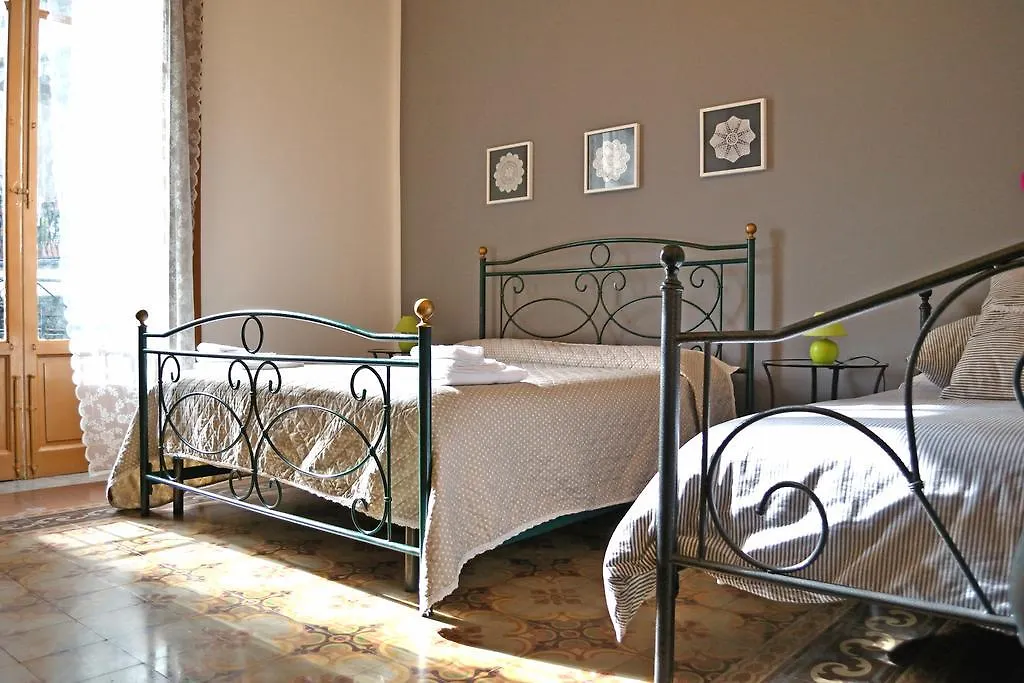 Bed and Breakfast Residenza Di Maggio Palermo 0*,